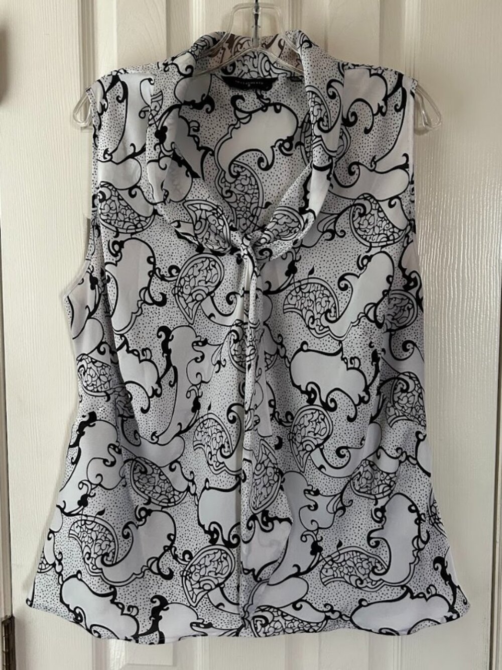 NWOT Investments II Plus Size 18W White & Black Paisley Print Sleeveless